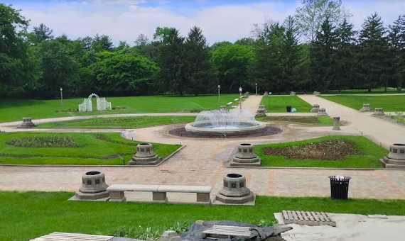 Garfield Park Conservatory & Sunken Garden in Indianapolis, IN